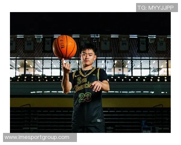 媒体人指出赵维伦需在身体对抗与防守方面进行针对性提升 媒体人指出赵维伦需在身体对抗与防守方面进行针对性提升