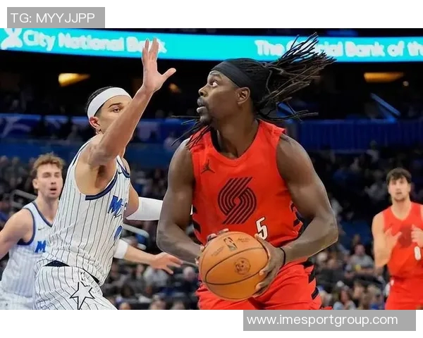 开拓者对阵魔术半场结束杨瀚森连续第五场未能登场