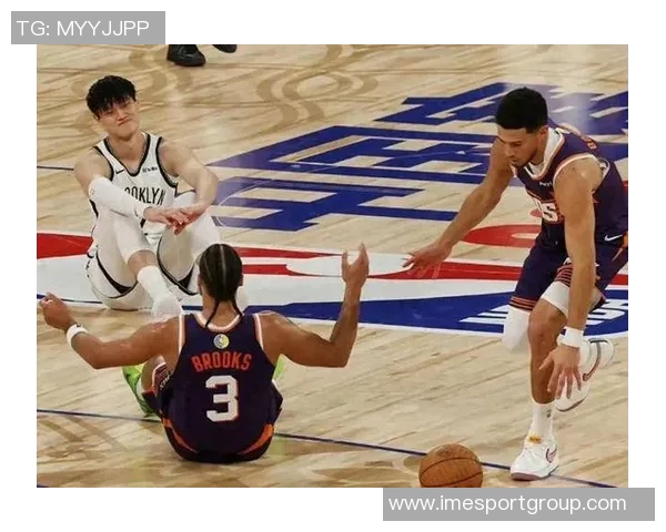 曾凡博回防失位被狄龙三分命中比赛局势瞬息万变