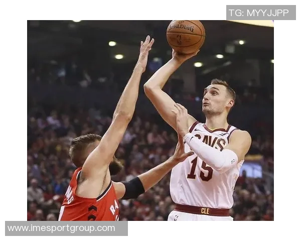 费尔斯上半场表现抢眼7号秀9投4中三分2中2贡献12分6板6助 费尔斯上半场表现抢眼7号秀9投4中三分2中2贡献12分6板6助